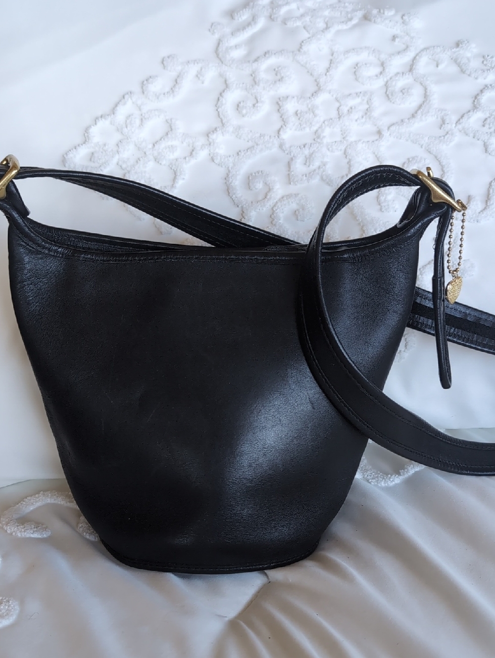Coach Vintage ♣Maggie Bucket Bag- Black Round Feeder Shoulder/ Crossbody USA - Picture 16 of 16
